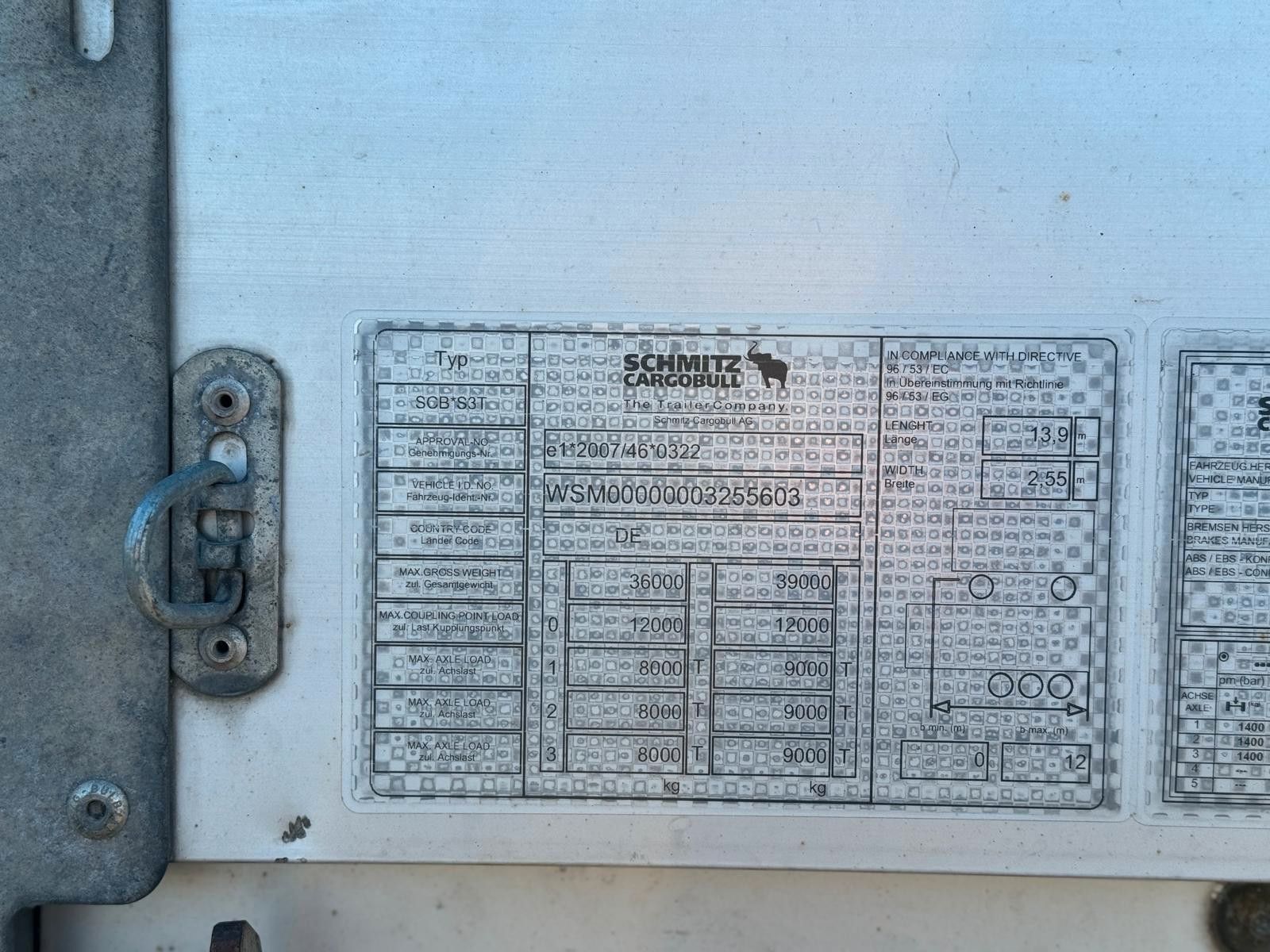 Fahrzeugabbildung Schmitz Cargobull SCS 24/L Plane&Spriegel Mega Edscha