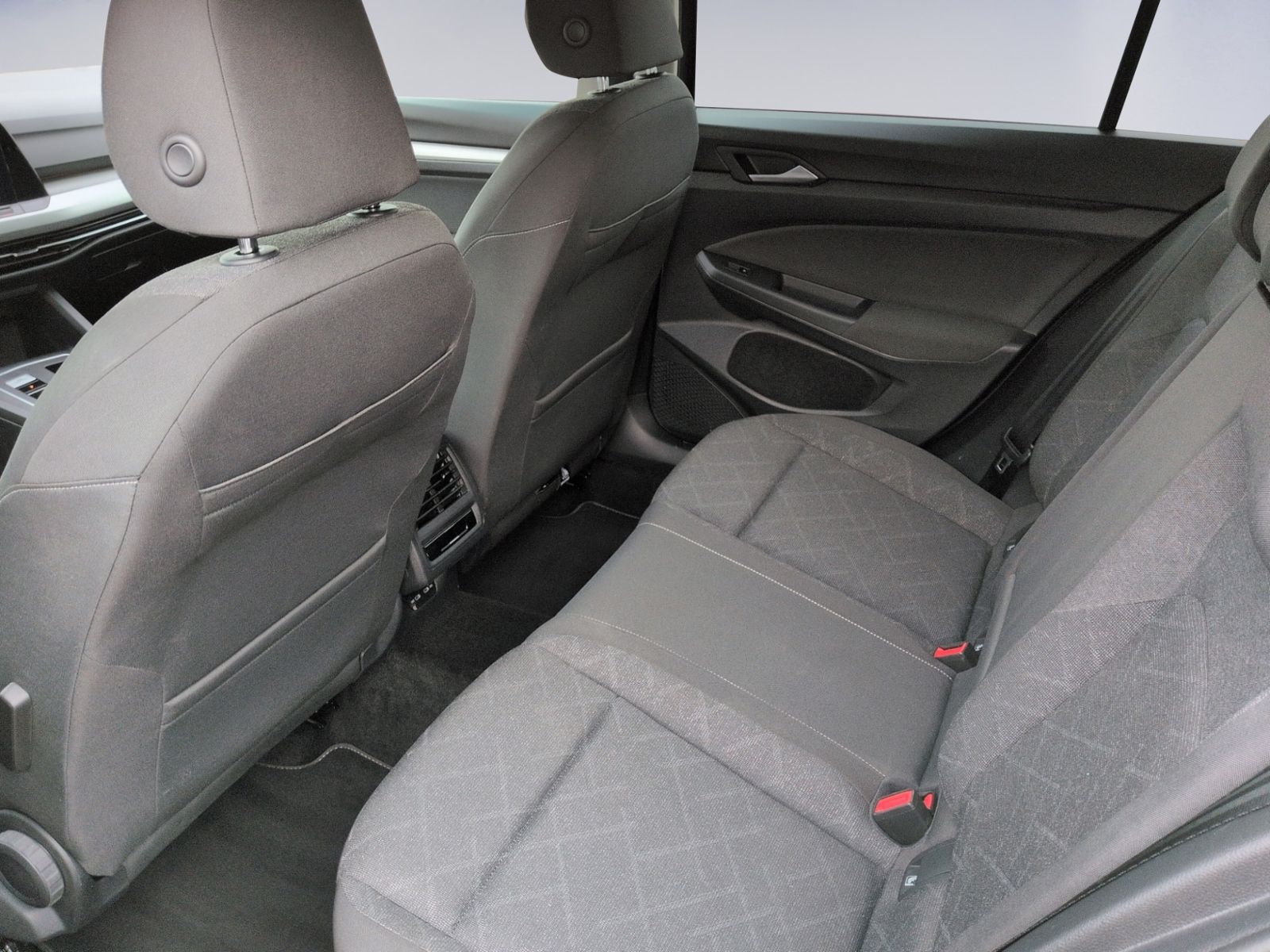 Golf VIII Variant 2.0 TDI DSG Life LED+AHK+NAVI