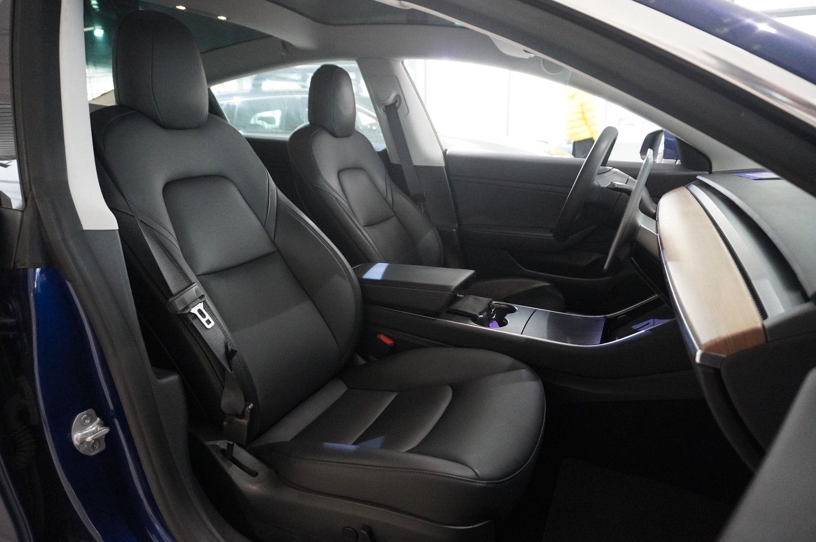 Fahrzeugabbildung Tesla Model 3 Standard Range Plus NAVI/KAMERA/SH/PANO