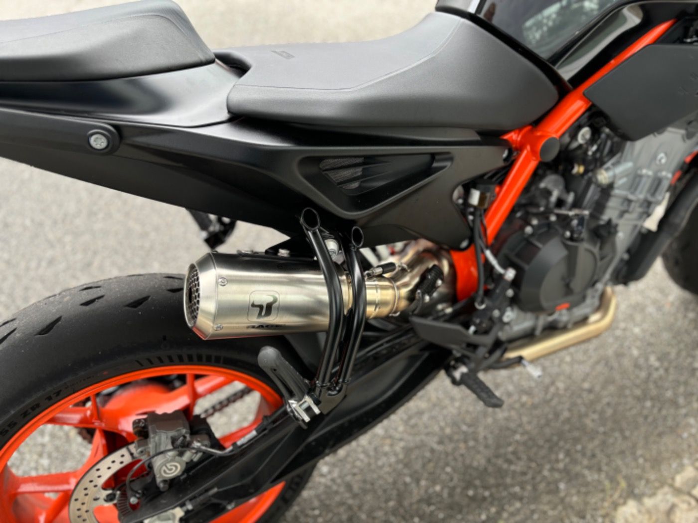 Fahrzeugabbildung KTM 890 Duke R, IX Race Auspuff, Tempomat, Techpack,