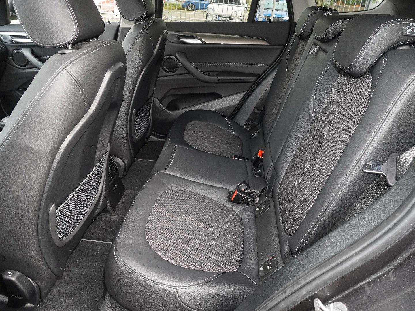 BMW X1 sDrive20i xLine PANO NAVI LED PDC V+H DAB, миниатюра 18