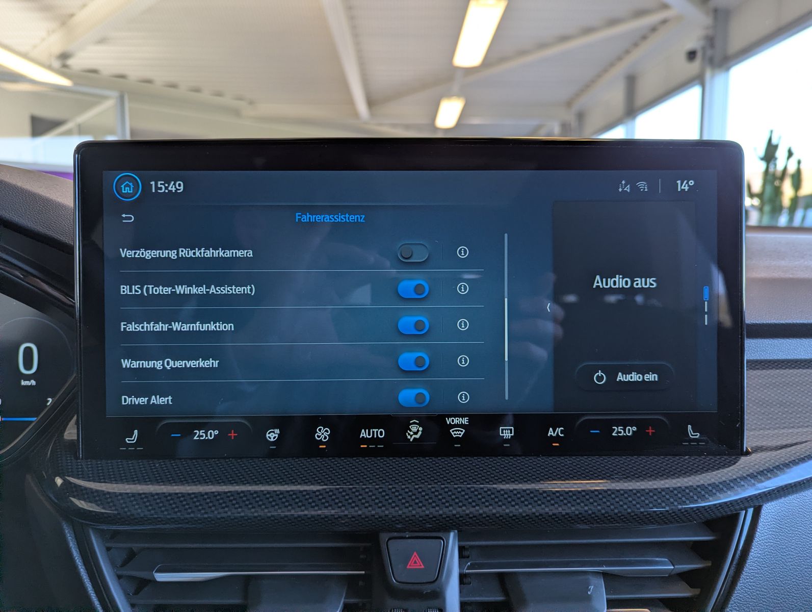 Fahrzeugabbildung Ford Focus 1.0 ST-Line X Styling Matrix B&O Pano 18"