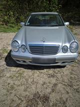 Mercedes-Benz Mercedes E240 Automatik / Festpreis - gebrauchte Mercedes-Benz E 240 aus dem Jahr 2001
