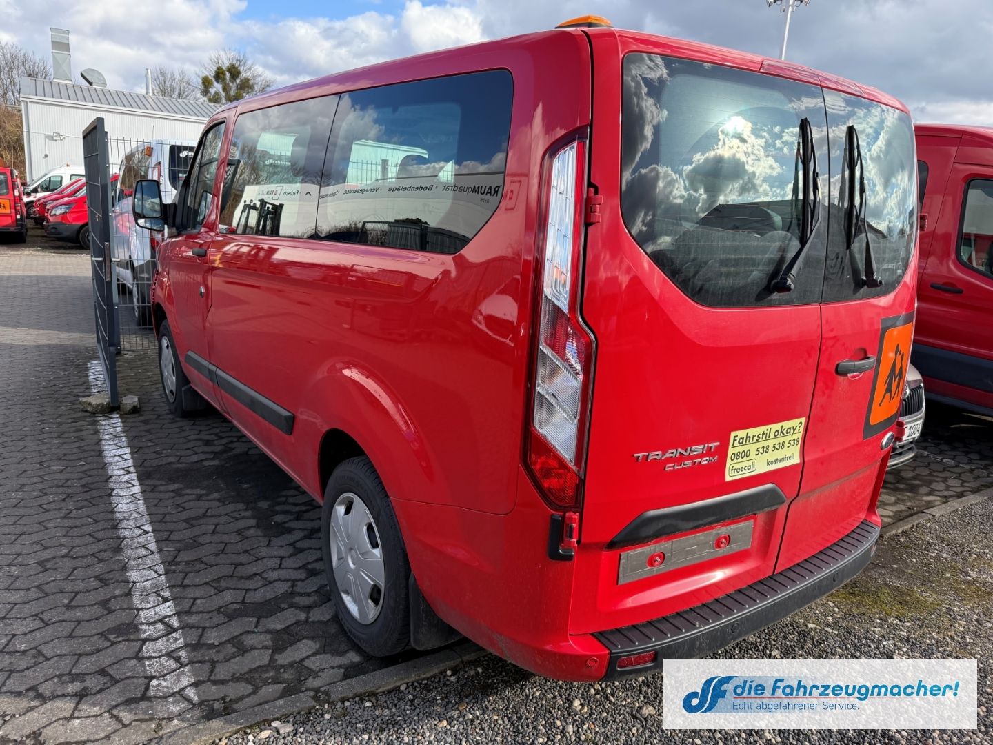 Fahrzeugabbildung Ford Transit Kombi 320 L1 *9202 *Unfallschaden*