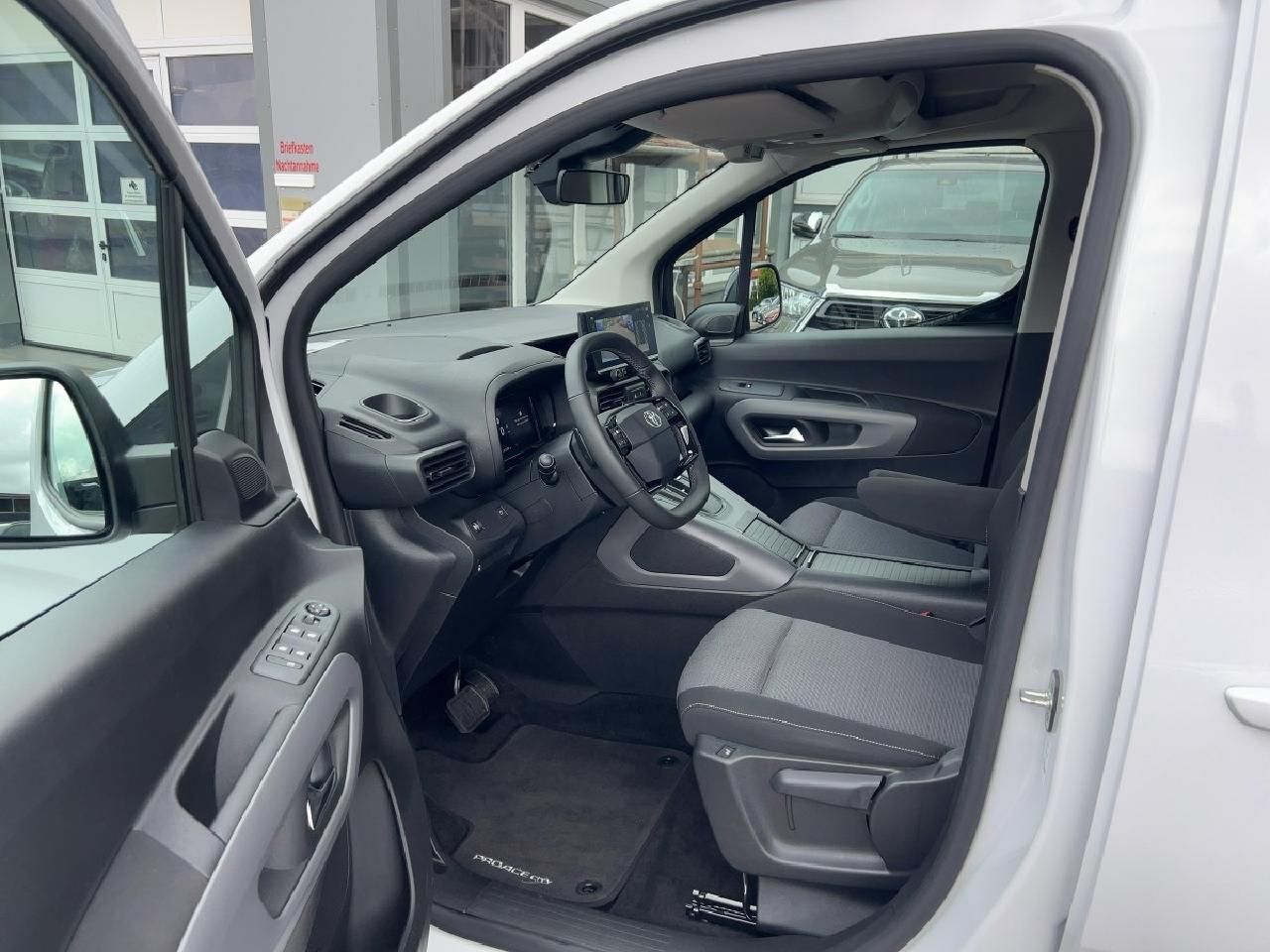 Fahrzeugabbildung Toyota Proace City Verso L2 Team Deutschland *7 Sitzer