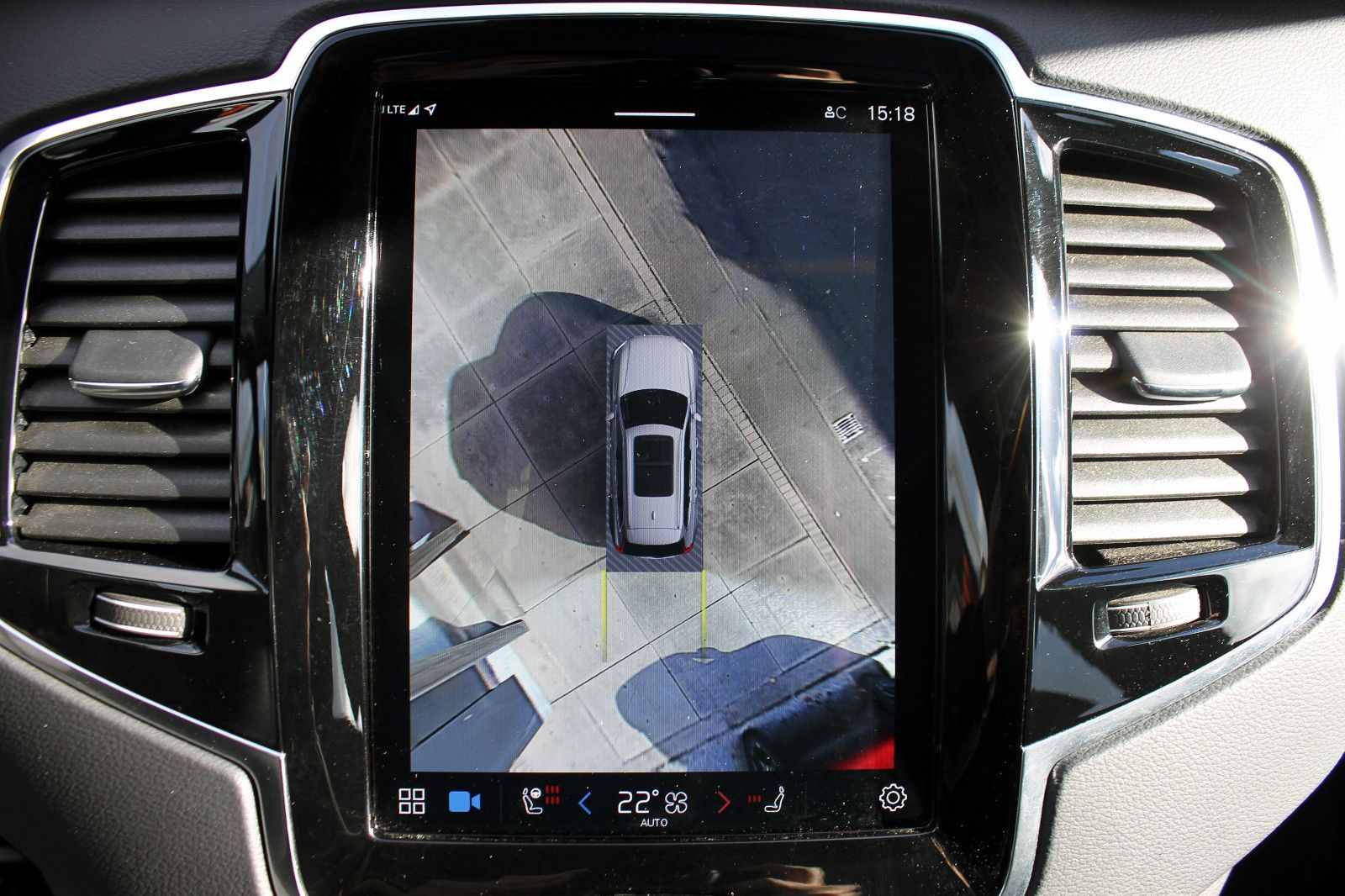 Fahrzeugabbildung Volvo XC90 B5 AWD Ultimate Bright 7-Stz. 360° ACC PANO