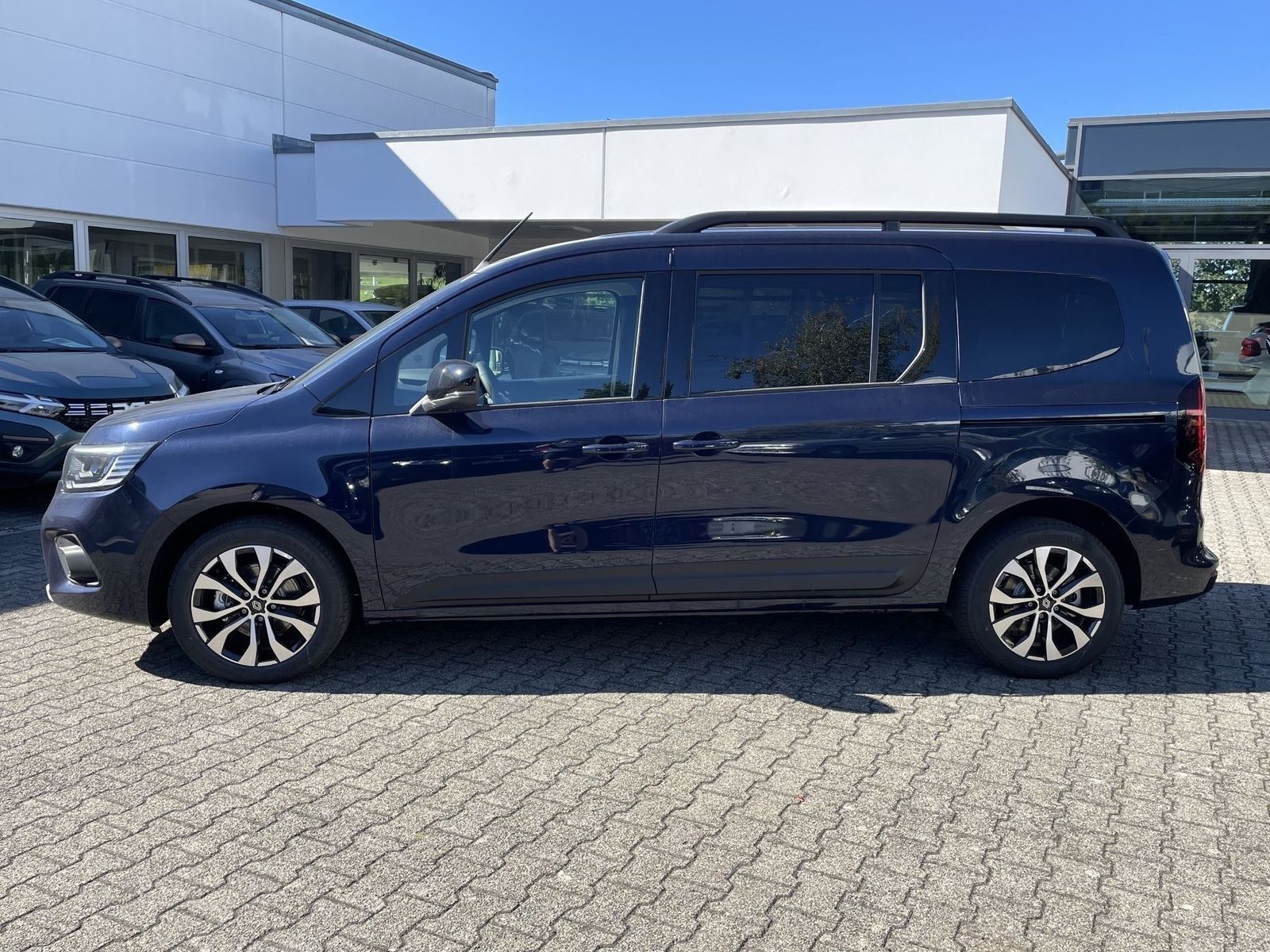Fahrzeugabbildung Renault Kangoo Grand Techno TCe 130 EDC 7-Sitzer