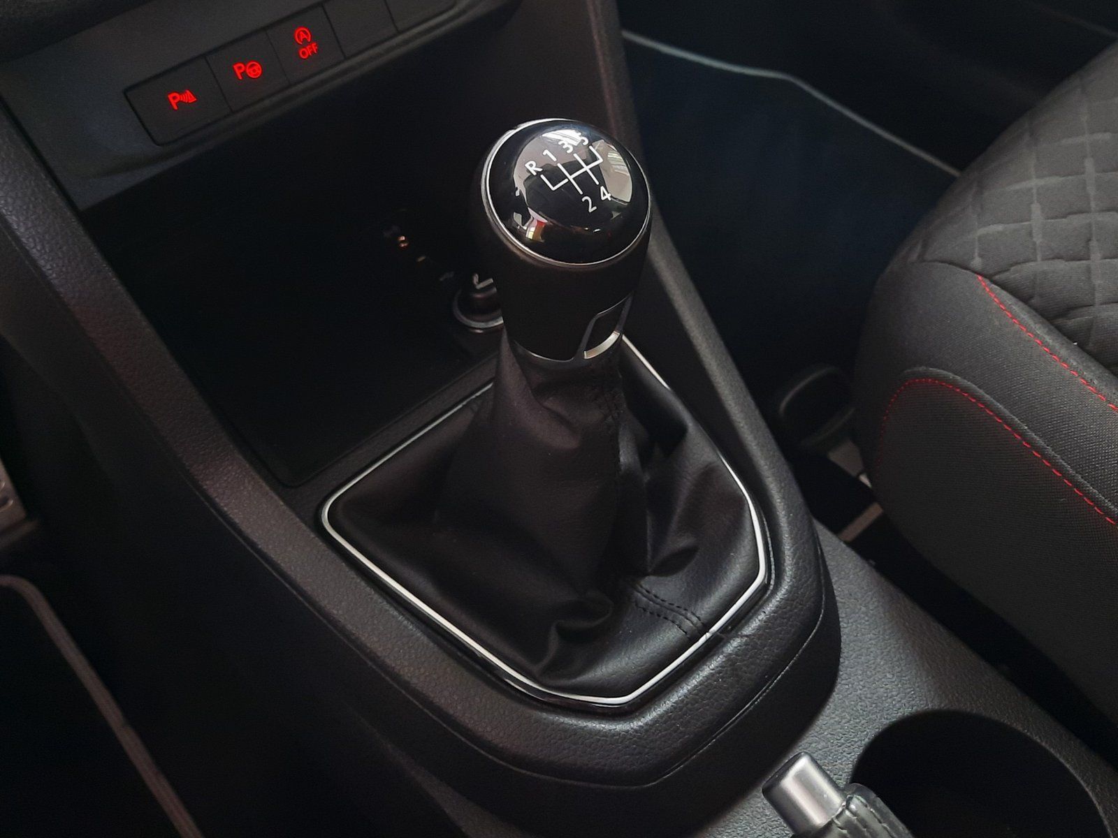 Fahrzeugabbildung Volkswagen Caddy TDI Join *Navi*AHK*Sitzhzg*PDC*Tempomat*