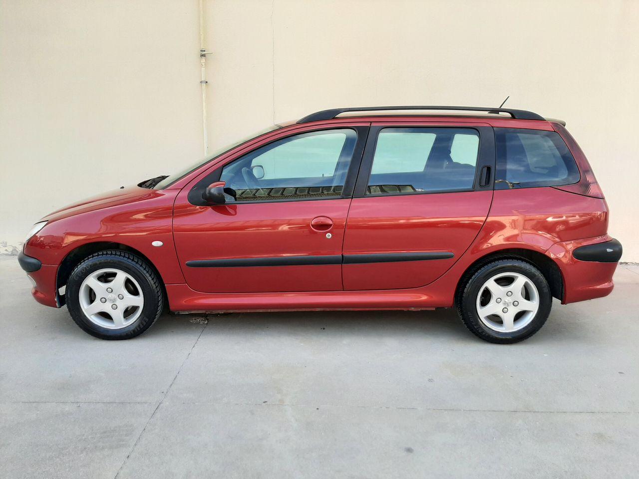 Peugeot  2005 — rear view