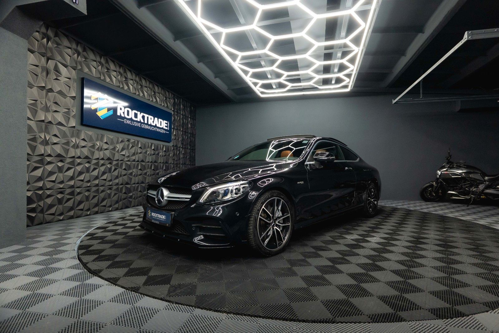 Fahrzeugabbildung Mercedes-Benz C 43 AMG Coupe 4Matic*LED*Virtual*Pano*Burmester
