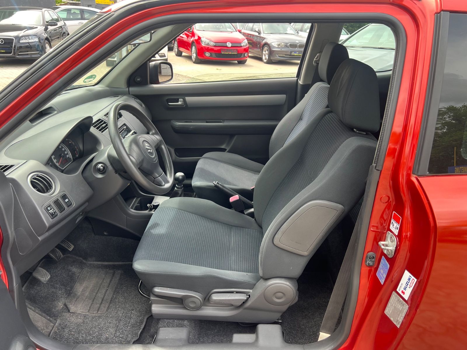 Fahrzeugabbildung Suzuki Swift Lim. * 5.GANG GERÄUSCHE*