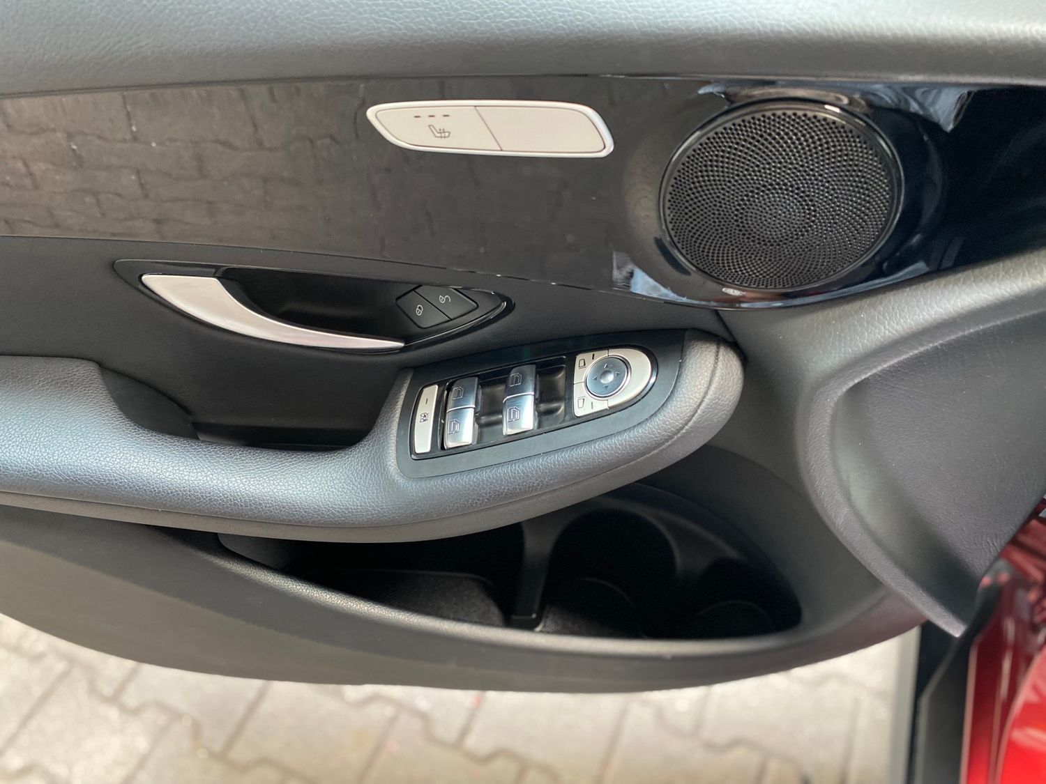 Fahrzeugabbildung Mercedes-Benz GLC 220 d 4Matic #LED#Navi#Kamera#Tempo#PDC#SHZ