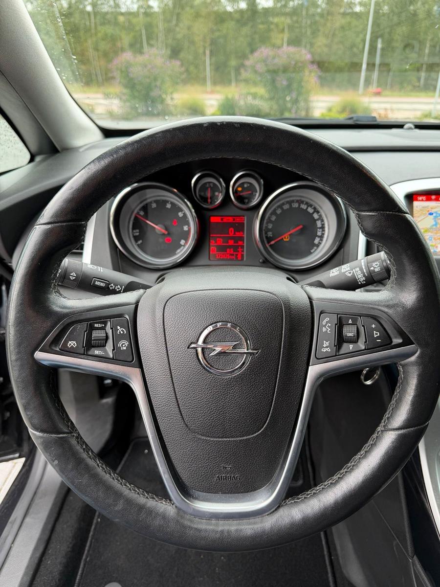 Opel Astra 2015 — photo 12