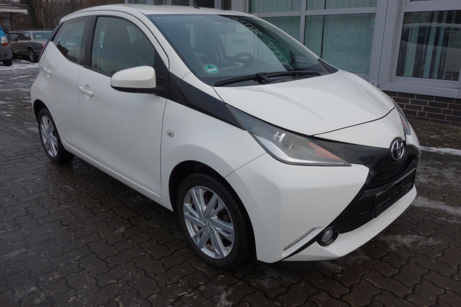 Toyota Aygo x-play touch Automatik Klima Alu