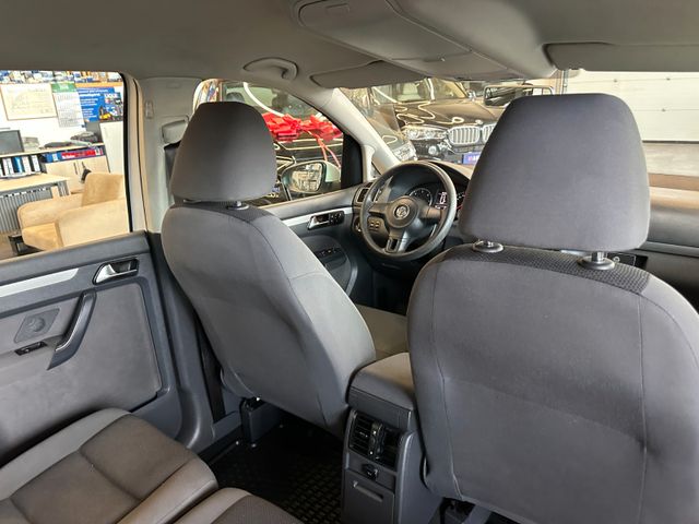 MYAUTOCENTER – Gebraucht- und Jahreswagen mit Werkstattservice in Pfaffenhofen Volkswagen Touran *7-SITZER*TÜV 827*2-ZONEN*PDC*DACHRELING