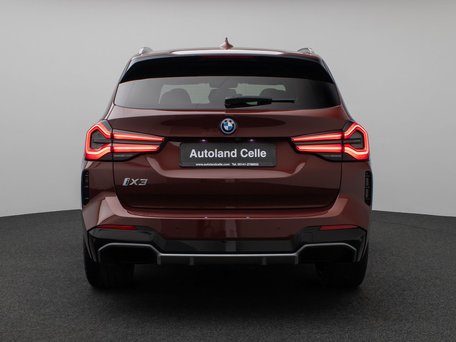 Fahrzeugabbildung BMW iX3 Impressive M Sport Panorama Kamera HUD H/K