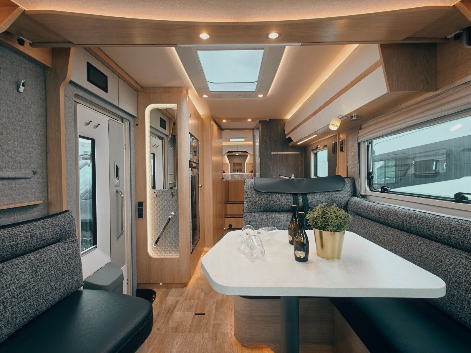 Fahrzeugabbildung HYMER / ERIBA / HYMERCAR B - KLASSE ML I 780 MASTERLINE NEU! MODELL  2025