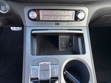 Hyundai Kona Elektro Kam.+LED+SHZ+ACC+LM+PDC+SpurH+AUT