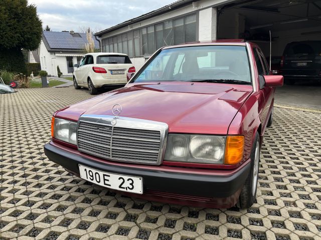 Mercedes-Benz 190E 2,3