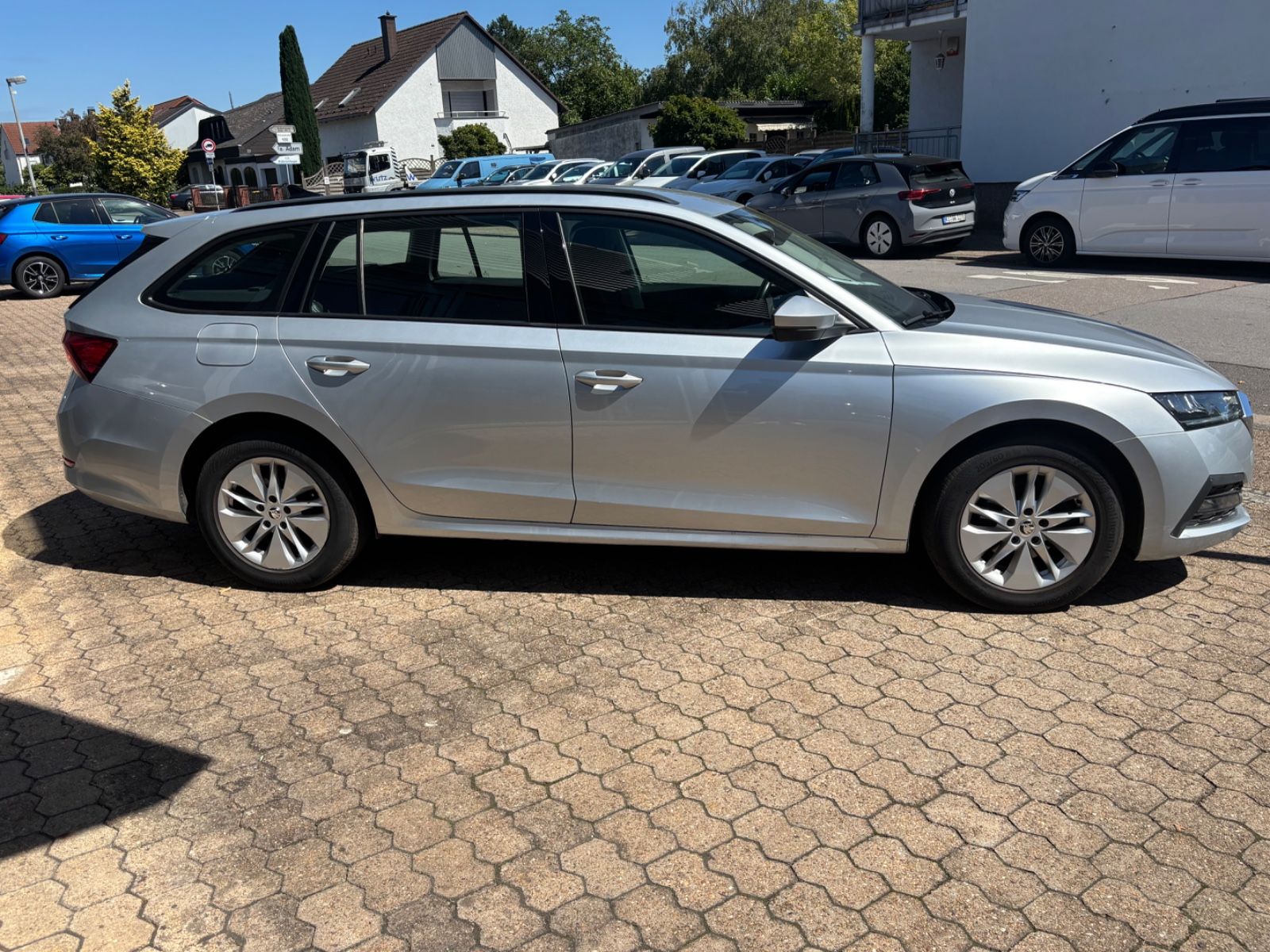 Fahrzeugabbildung SKODA Octavia Combi 2.0 TDI Tempomat LED