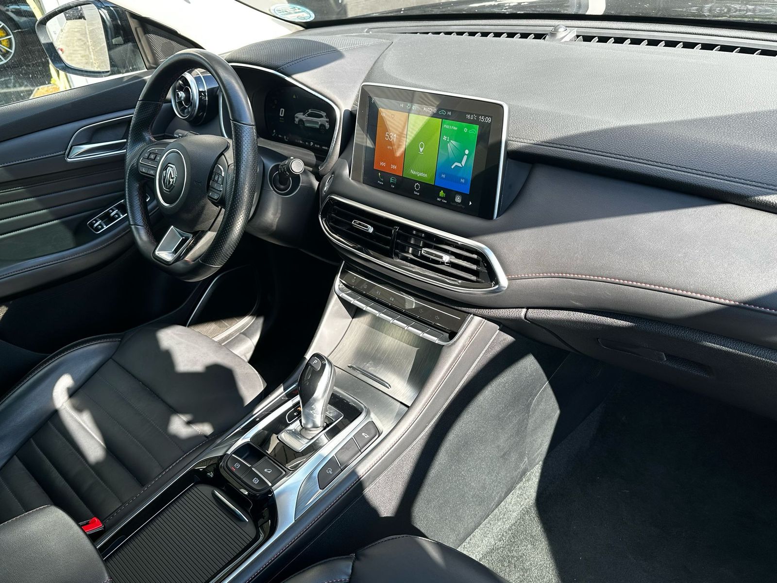 Fahrzeugabbildung MG EHS Luxury PANO+LEDER+NAVI+SHZ+KAMERA+ACC+360°