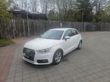 Audi A1 Top Zustand und kleinen Kilometerstand  - : Kleine