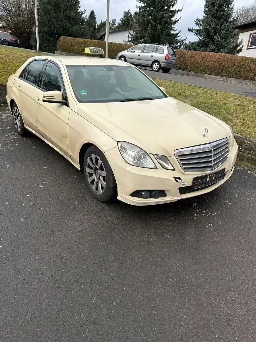 Mercedes-Benz E 200 CDI BlueEFFICIENCY ,MOTOR SCHADEN