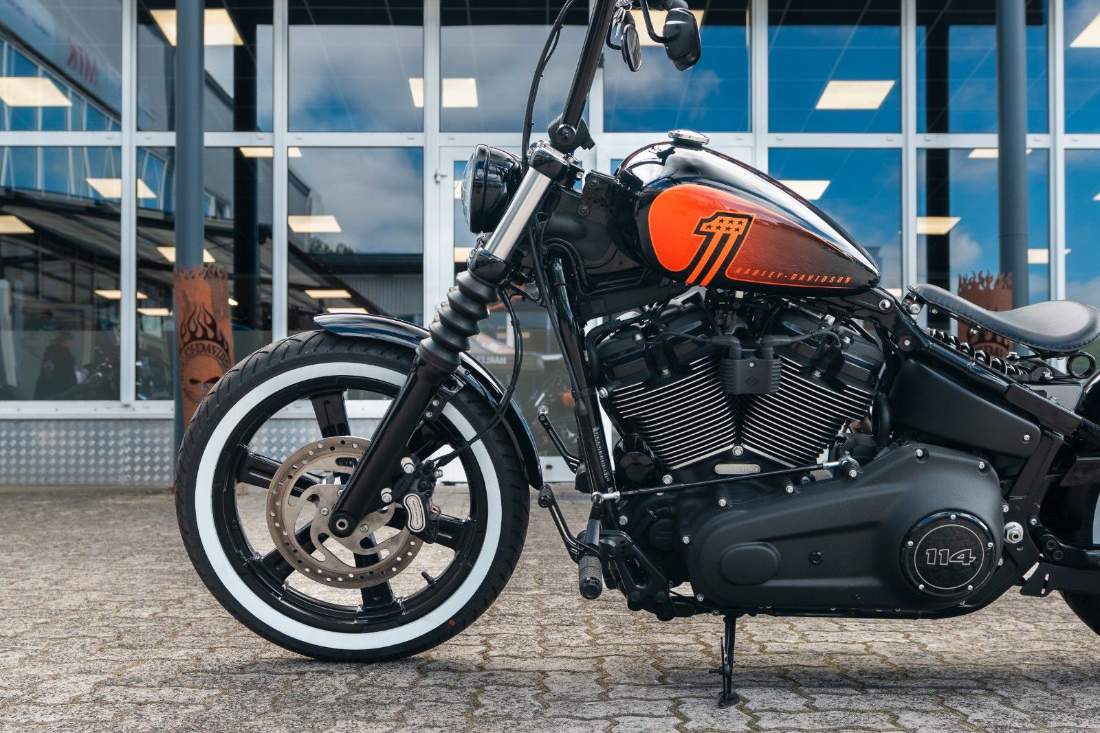 Fahrzeugabbildung Harley-Davidson Softail FXBBS Street Bob - Jekill & Hyde- Bobber