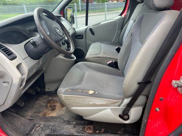 Opel Vivaro - 8