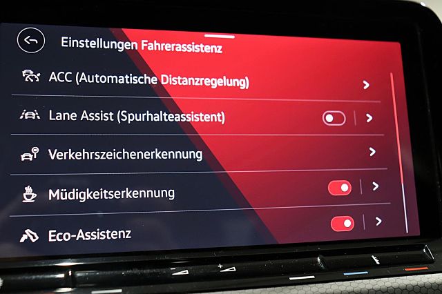 Golf GTI 8 VIII Clubsport 2.0l 300PS DSG LED KAM