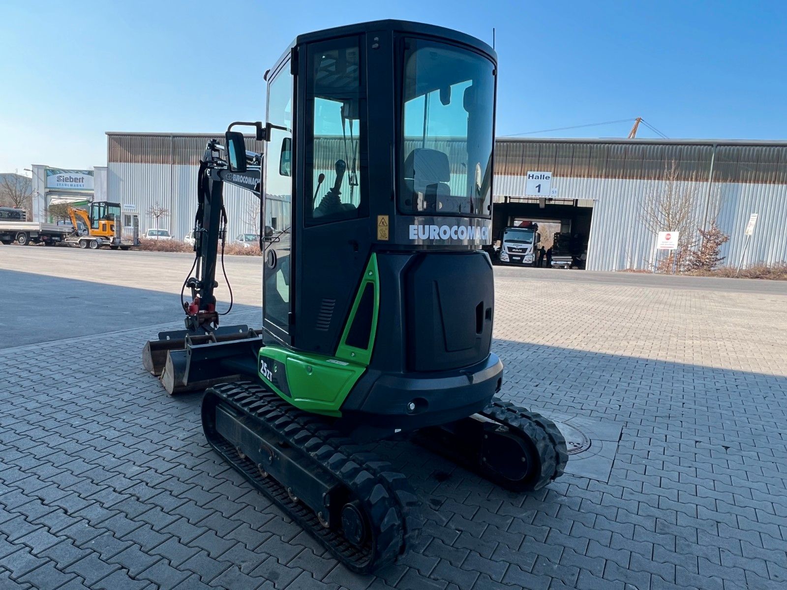 Fahrzeugabbildung Eurocomach 25ZT / nur 316h! / 2021/ Löffelpaket