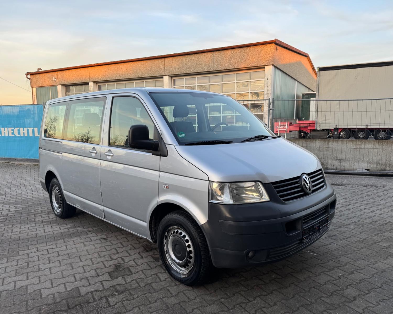 Volkswagen T5 Transporter Kasten-Kombi Kombi