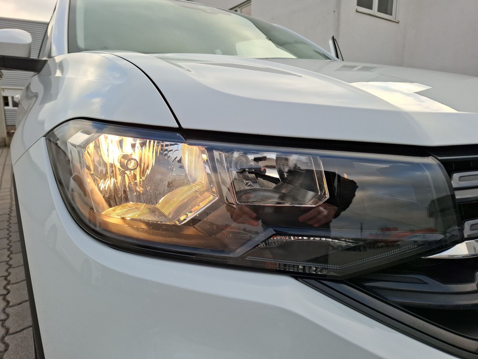 Fahrzeugabbildung Volkswagen T-Cross TSI Basis Navi AID PDC SH