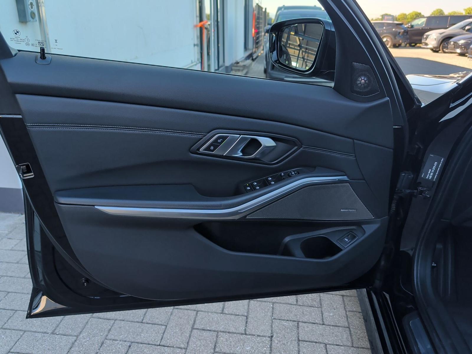 BMW 3 Series i Touring Sport AHK+ACC+Harman+Keyless+Akusti, миниатюра 23