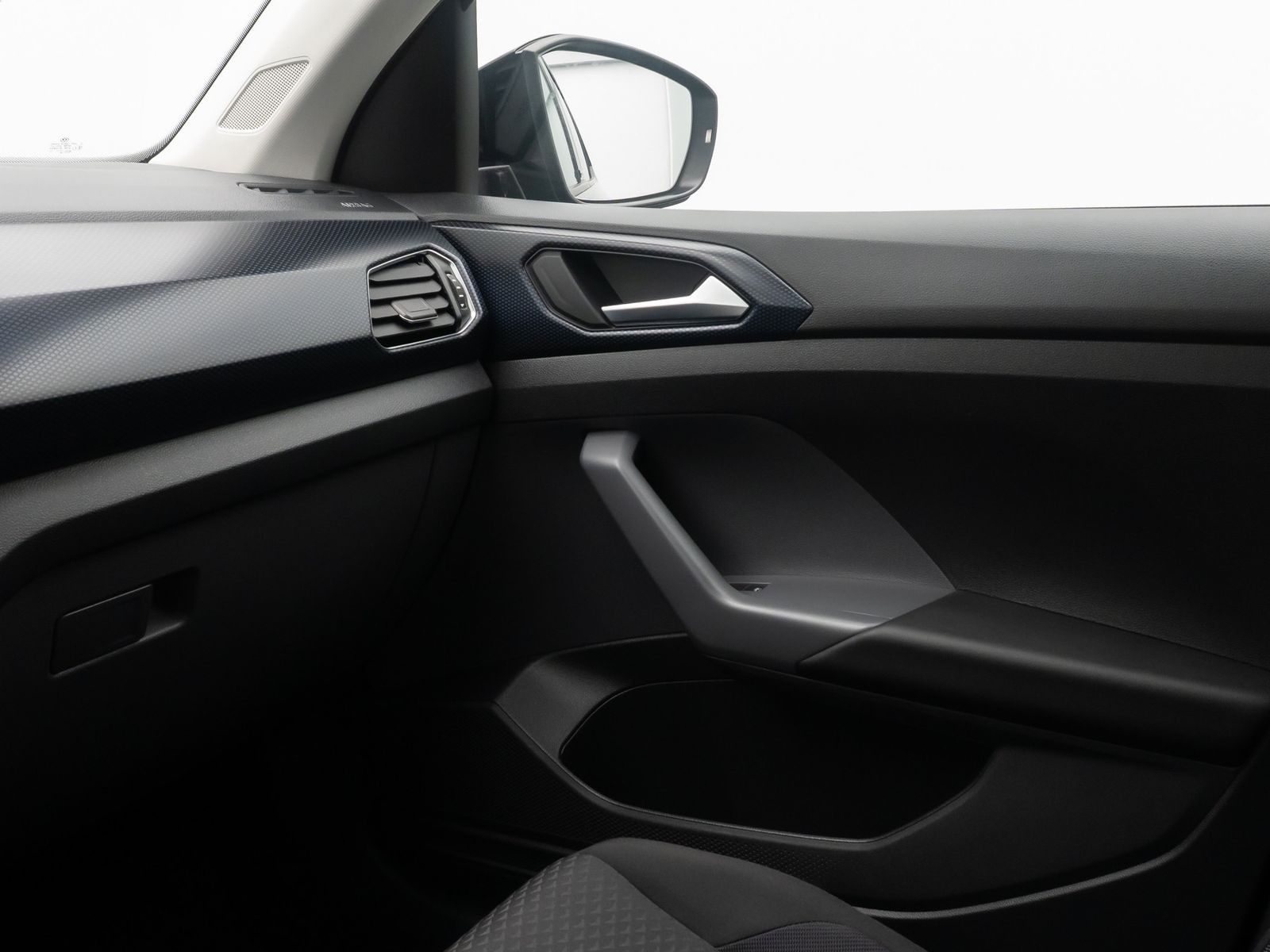 Fahrzeugabbildung Volkswagen T-Cross United ACC FahrAssist DAB Navi ParkAssis