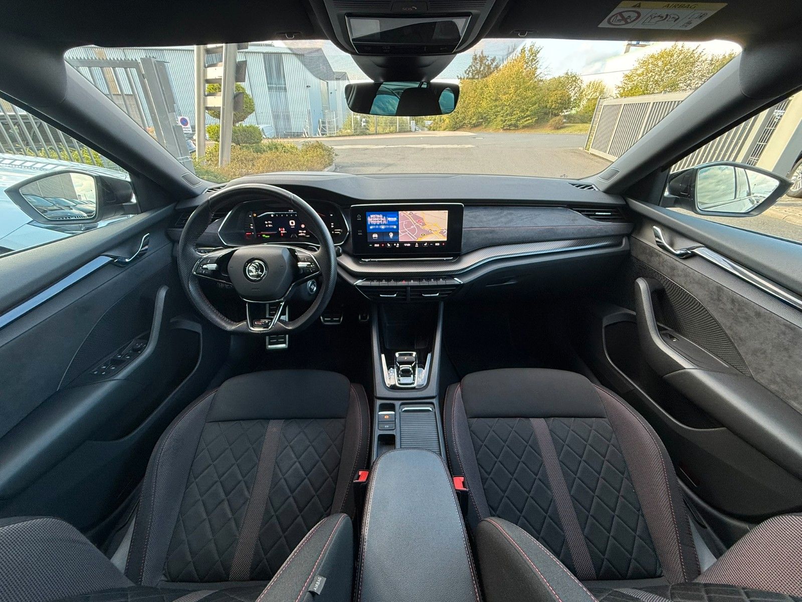 Fahrzeugabbildung SKODA Octavia 1.4 TSI iV RS HUD+R-Kamera+