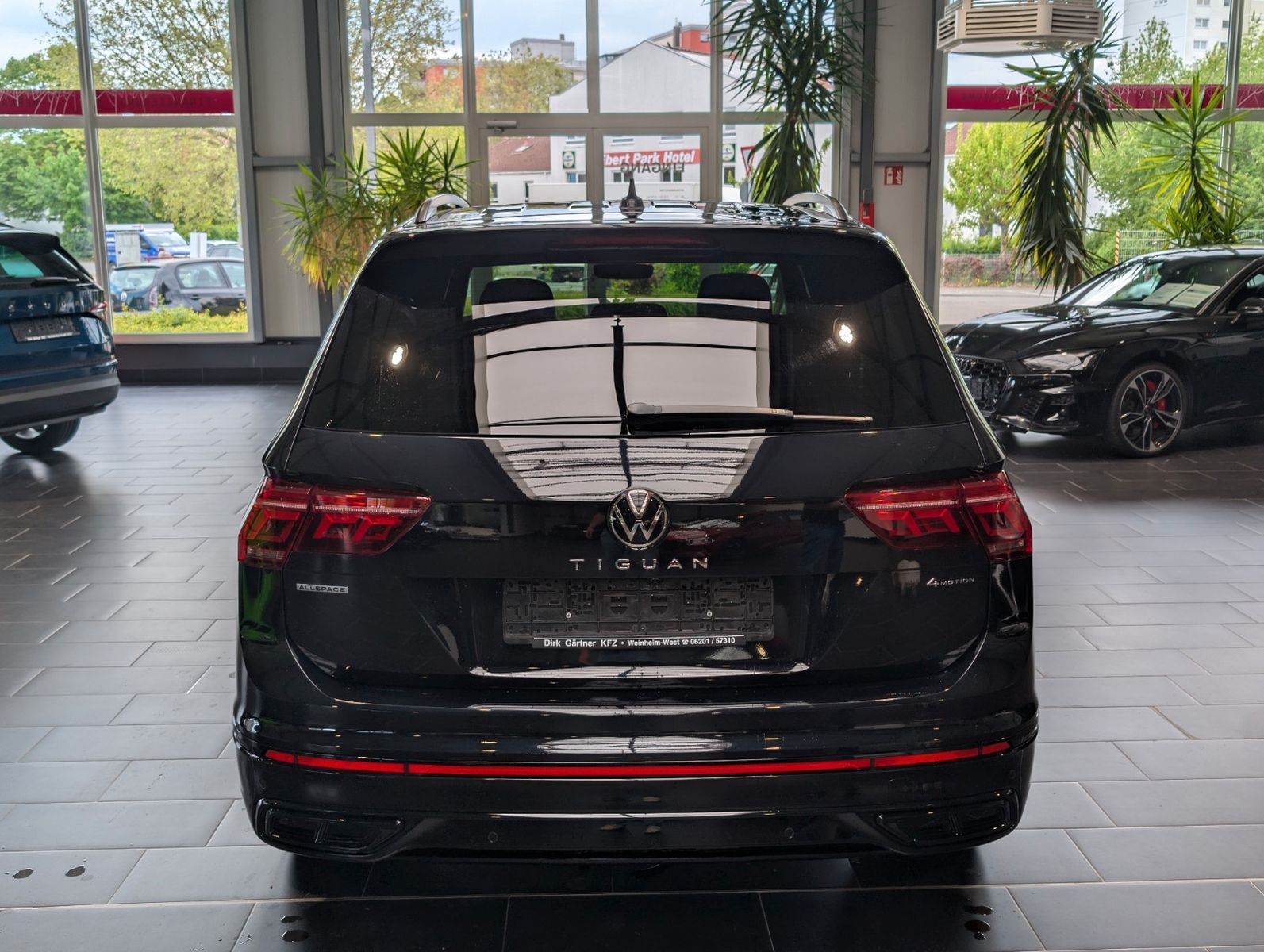 Volkswagen Tiguan Allspace 2.0 TSI 4Moti DSG R-Line 7-Sitz foto 4