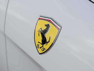 2021 Ferrari GTC4LUSSO — миниатюра 21