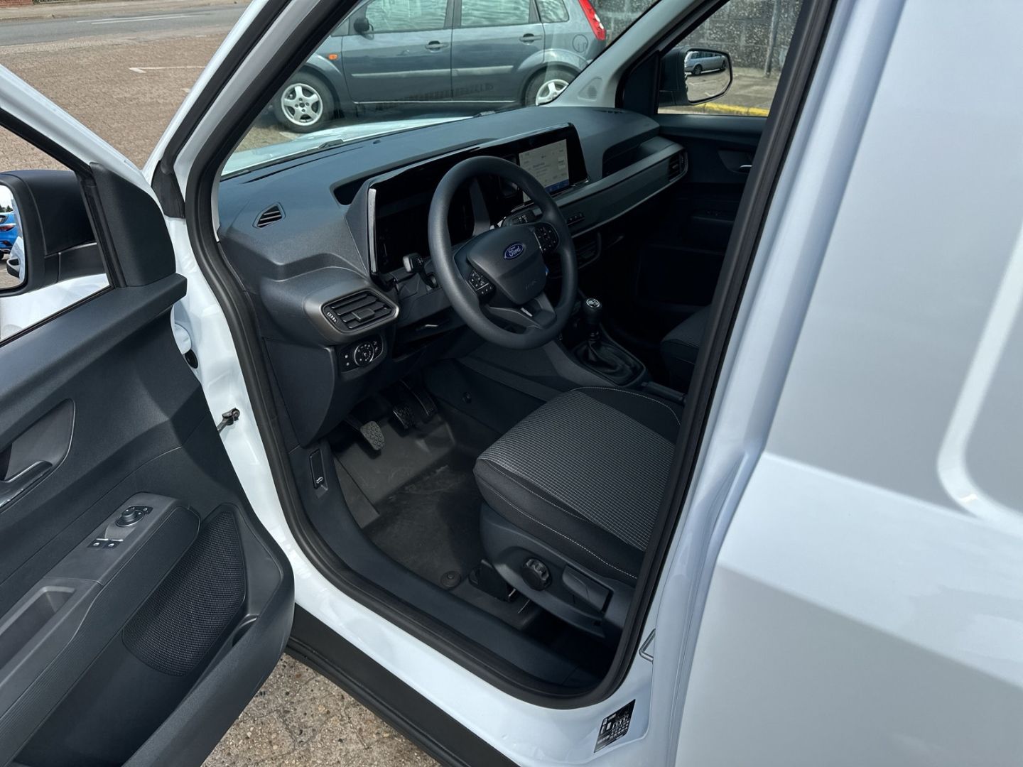 Fahrzeugabbildung Ford Transit Courier ab 179€ netto mtl.Trend 1.0 EcoB