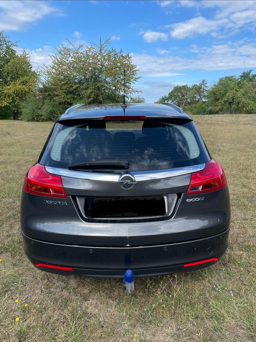 Opel Insignia 2012 — photo 10