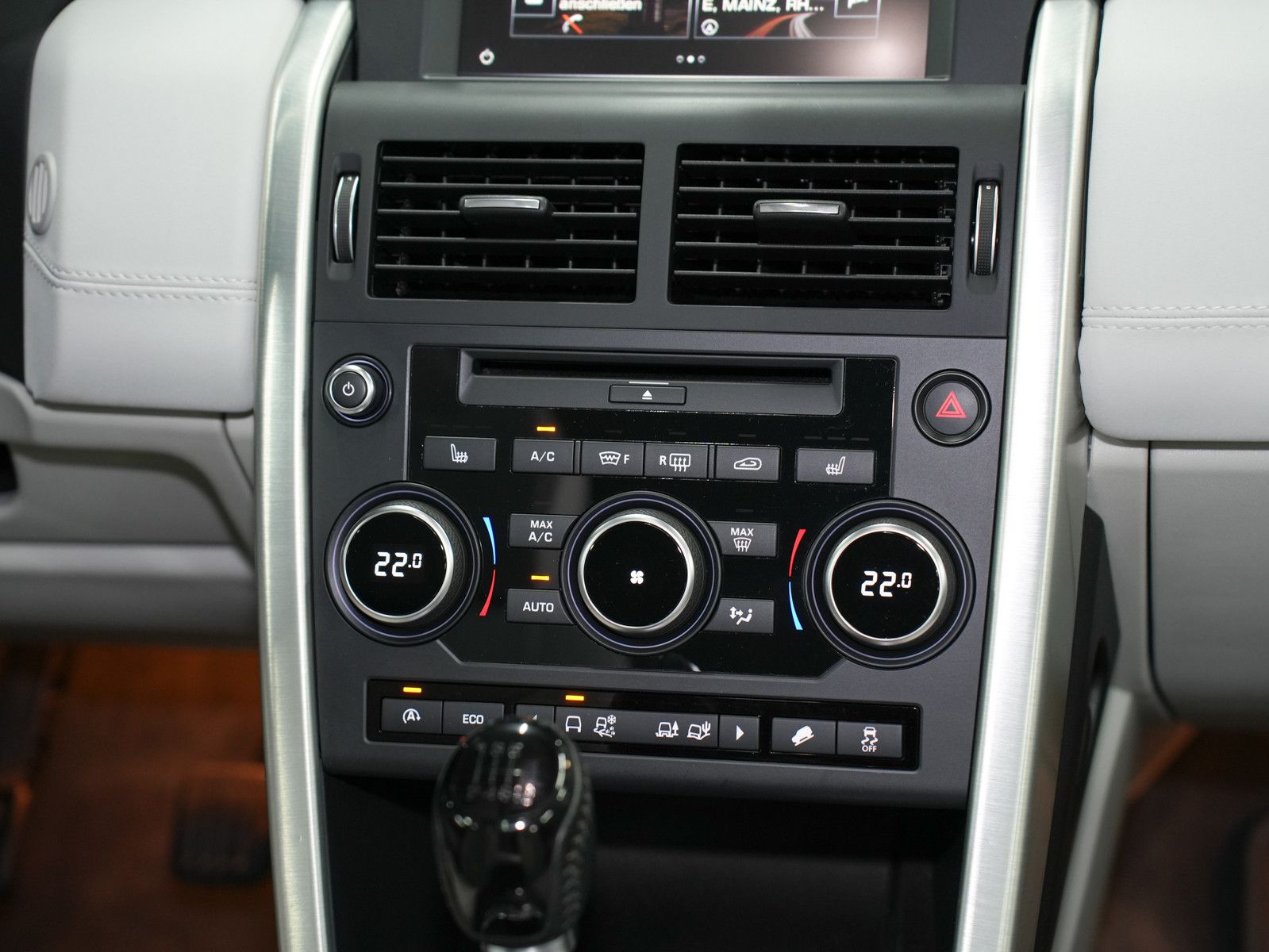 Fahrzeugabbildung Land Rover Discovery Sport HSE AWD - 1.Hand|Mwst.|39 tkm!