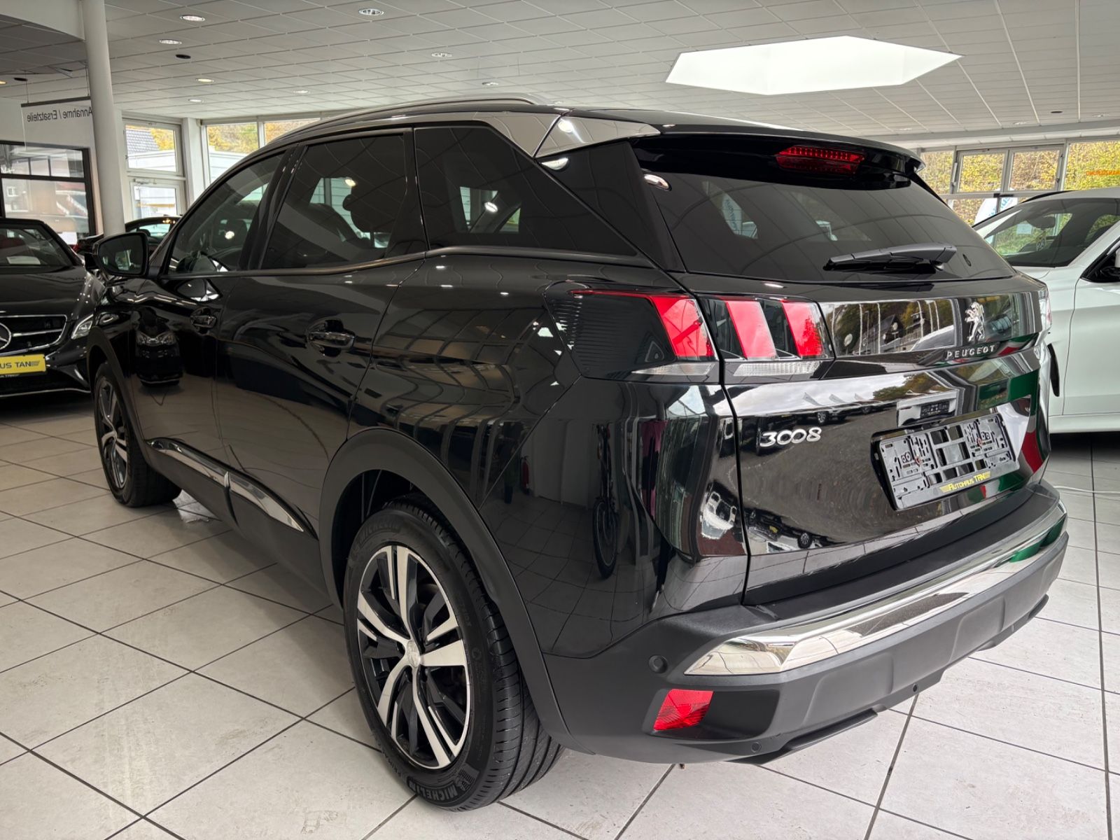 Fahrzeugabbildung Peugeot 3008 Allure