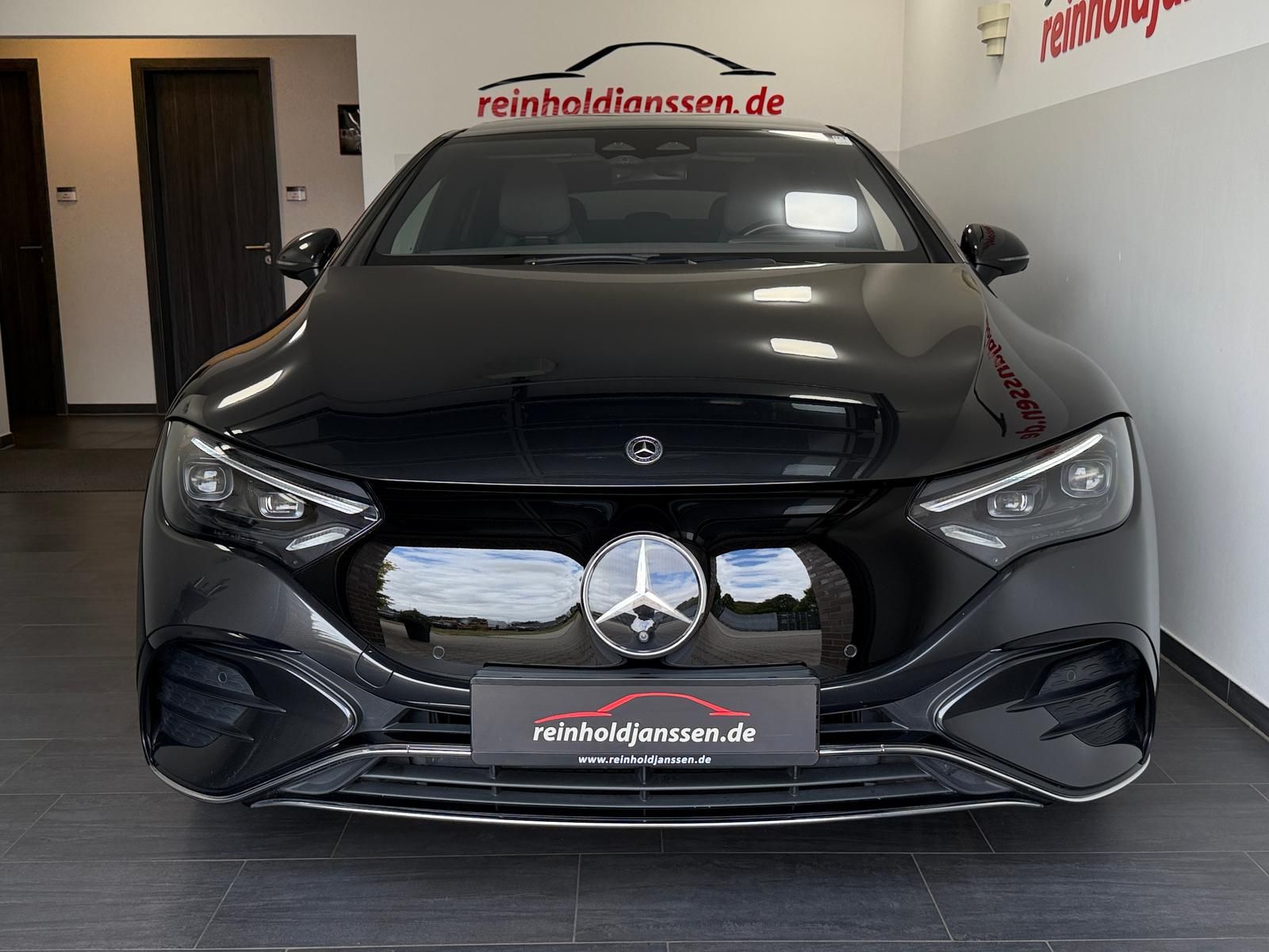 Mercedes-Benz EQE 500 4M AMG D.Light Distronic Pano SOH_99% foto 5