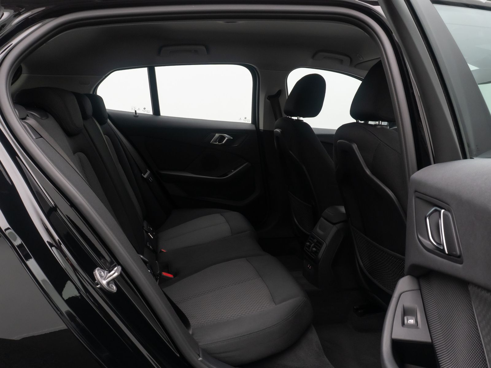 Fahrzeugabbildung BMW 118d GeschwindigReg PDC DAB LED CockpitPro WLAN