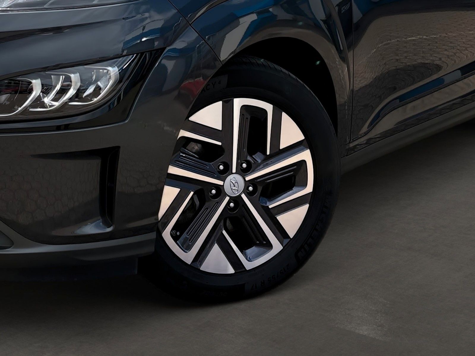 Fahrzeugabbildung Hyundai Kona Trend Elektro Navi- & Assistenz Paket