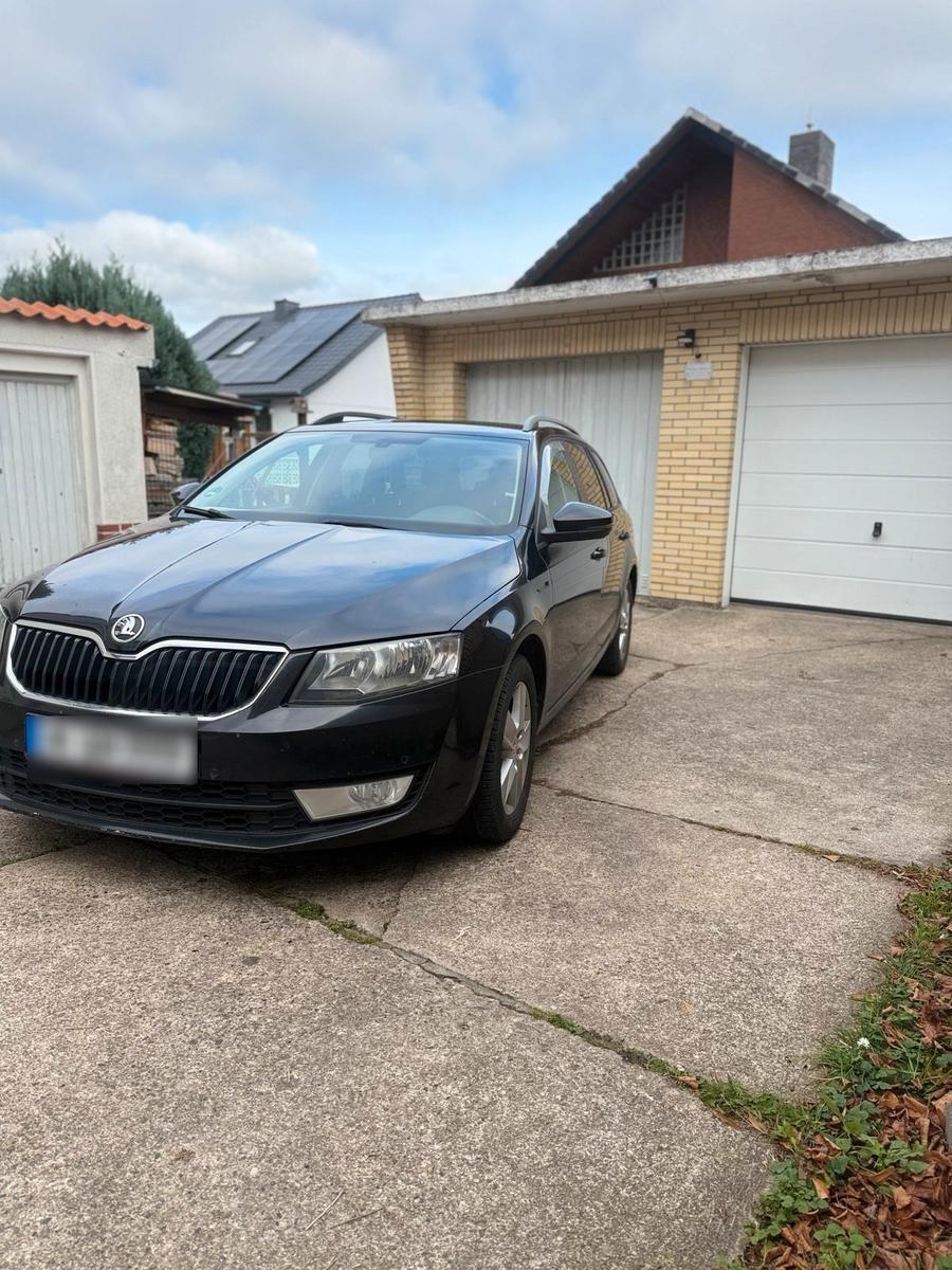 Skoda Octavia 2014 — interior