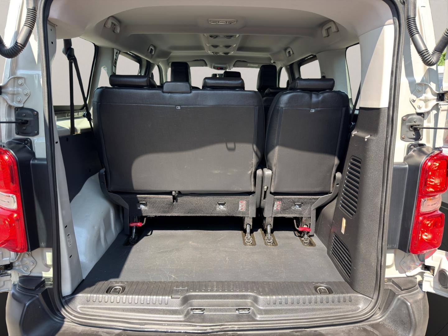 Toyota Proace L1 Kombi Comfort Navigation Anhängerkuppl