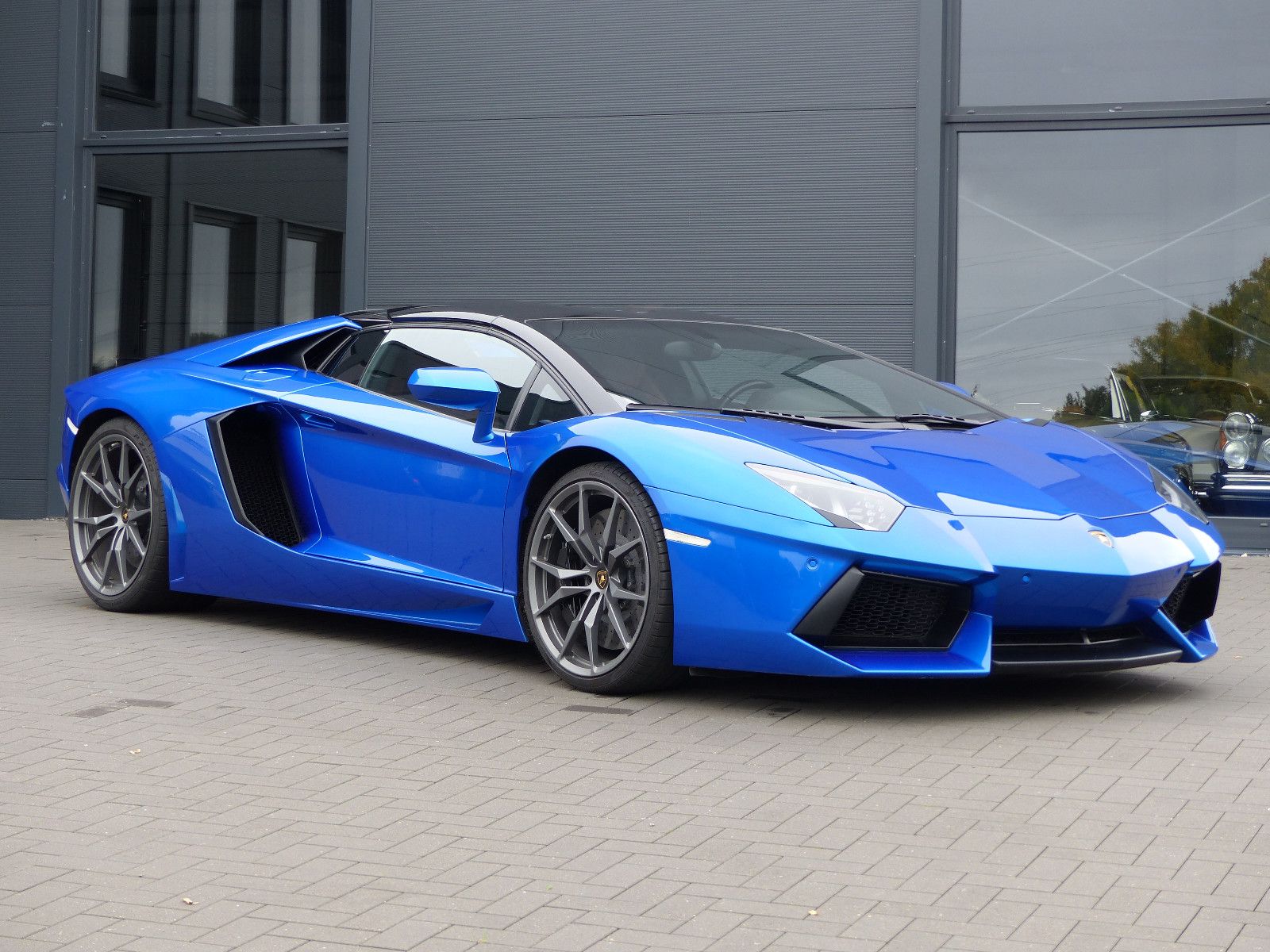 Fahrzeugabbildung Lamborghini Aventador LP 700-4 Roadster