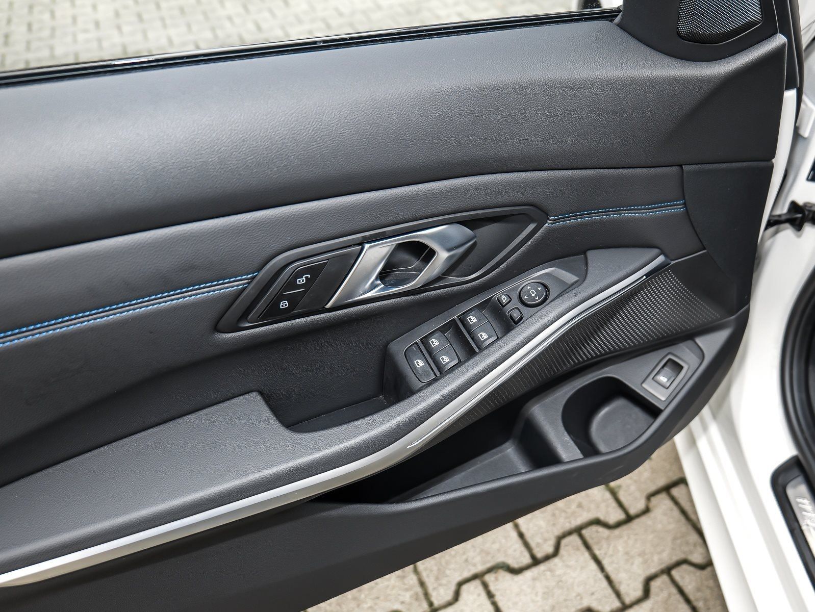 BMW 330 - Bild 18