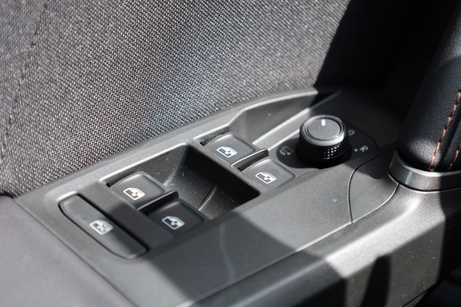 Fahrzeugabbildung CUPRA Leon Sportstourer 1.5 eTSI 110 kW DSG *AHZV